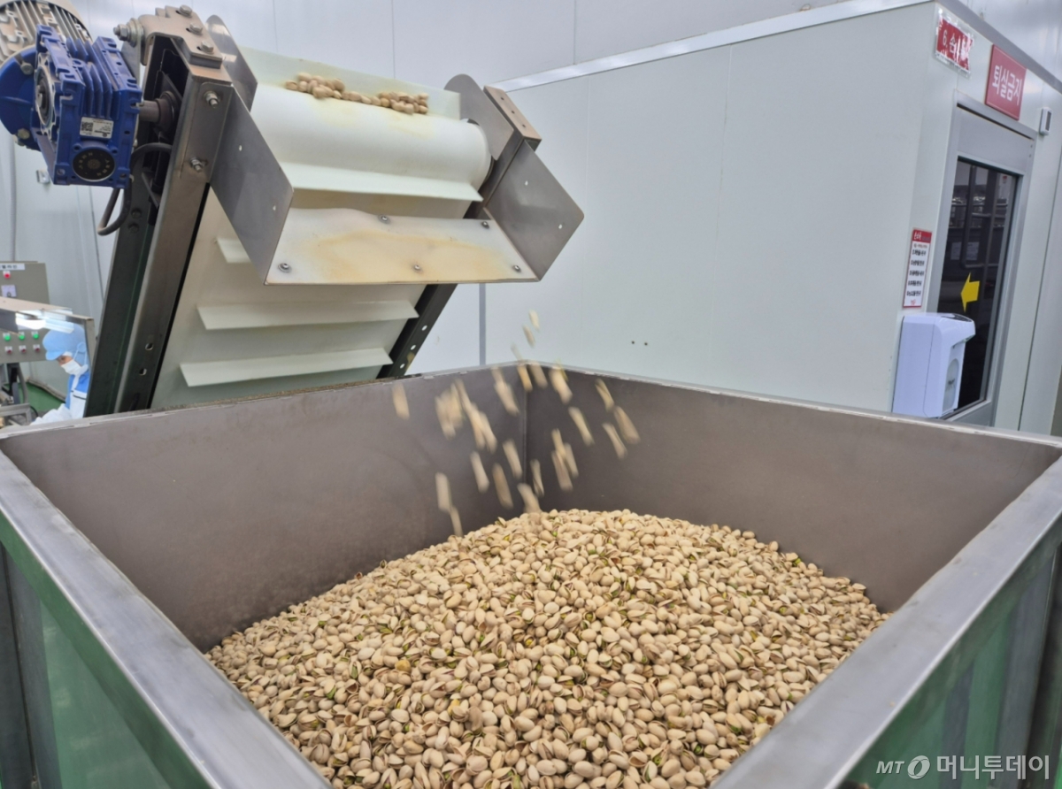 경기 고양에 있는 ‘더채움’ 공장에서 하루한줌 견과가 만들어지는 과정./사진=유예림 기자