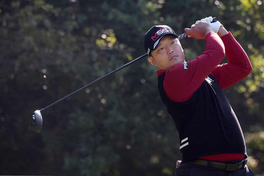 황도연이 9일 제주 서귀포의 테디밸리 골프앤리조트(파72)에서 열린 한국프로골프(KPGA) 투어 챔피언스 인 제주 4라운드에서 티샷을 시도하고 있다. /사진=KPGA 제공