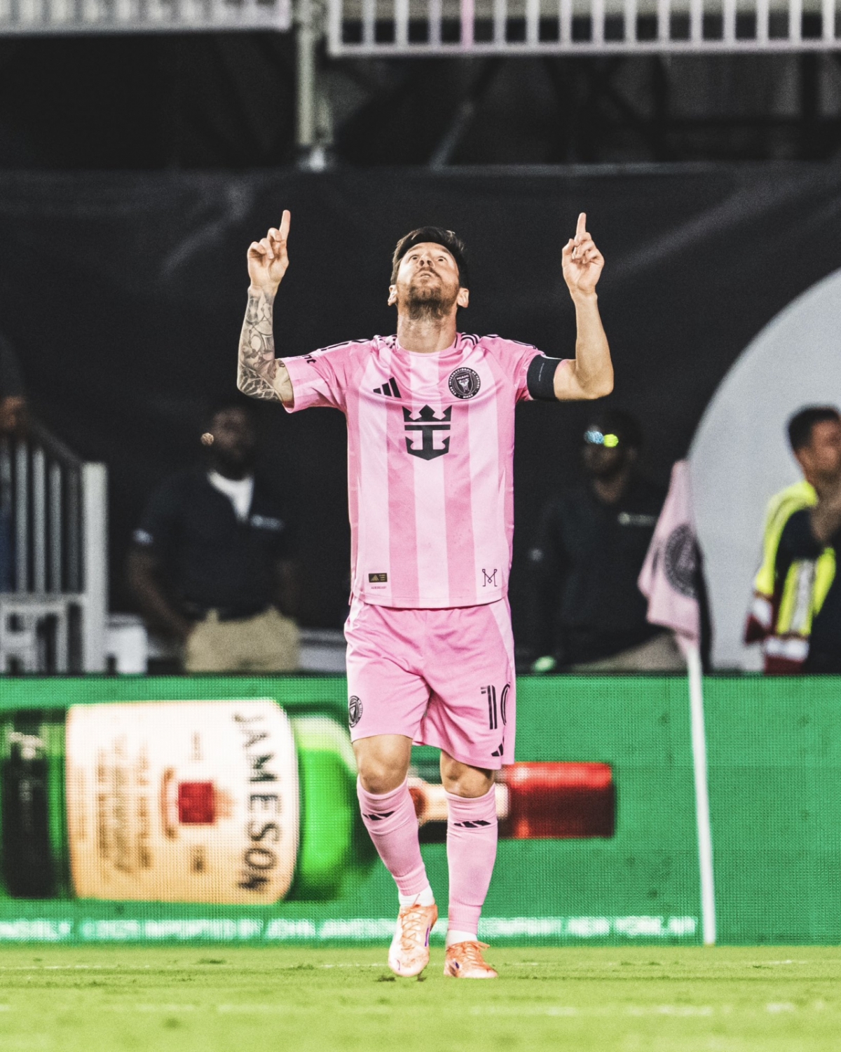 리오넬 메시가 9일(한국시간) 미국 플로리다주의 체이스 스타디움에서 열린 2025 미국 메이저리그사커(MLS)컵 동부 콘퍼런스 플레이오프 8강 3차전에서 득점 후 하늘을 바라보며 세리머니하고 있다. /사진=인터 마이애미 공식 사회관계망서비스(SNS)