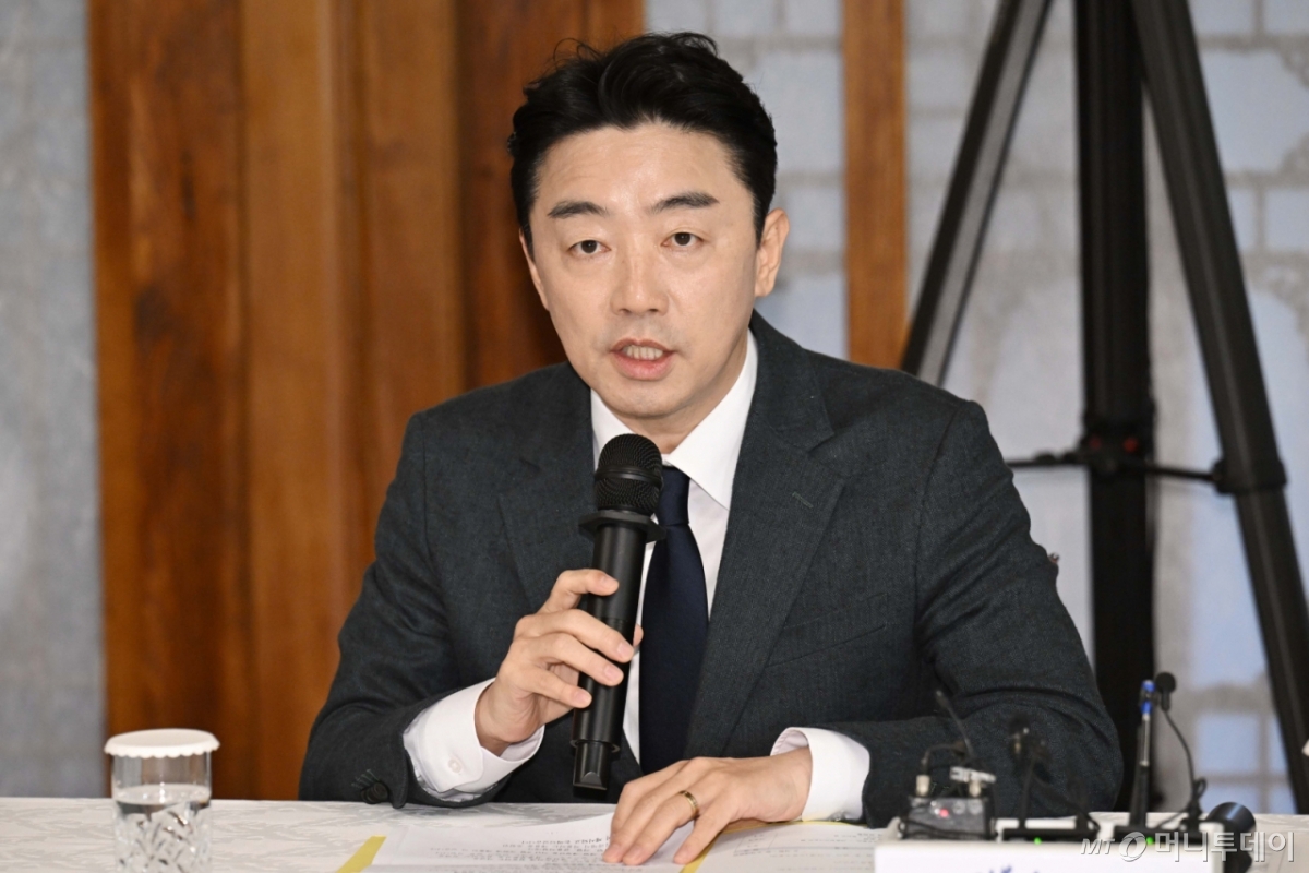 [서울=뉴시스] 배훈식 기자 = 강훈식 대통령 비서실장이 9일 오후 서울 종로구 국무총리공관에서 열린 고위당정협의회에서 발언하고 있다. (공동취재) 2025.11.09. photo@newsis.com /사진=