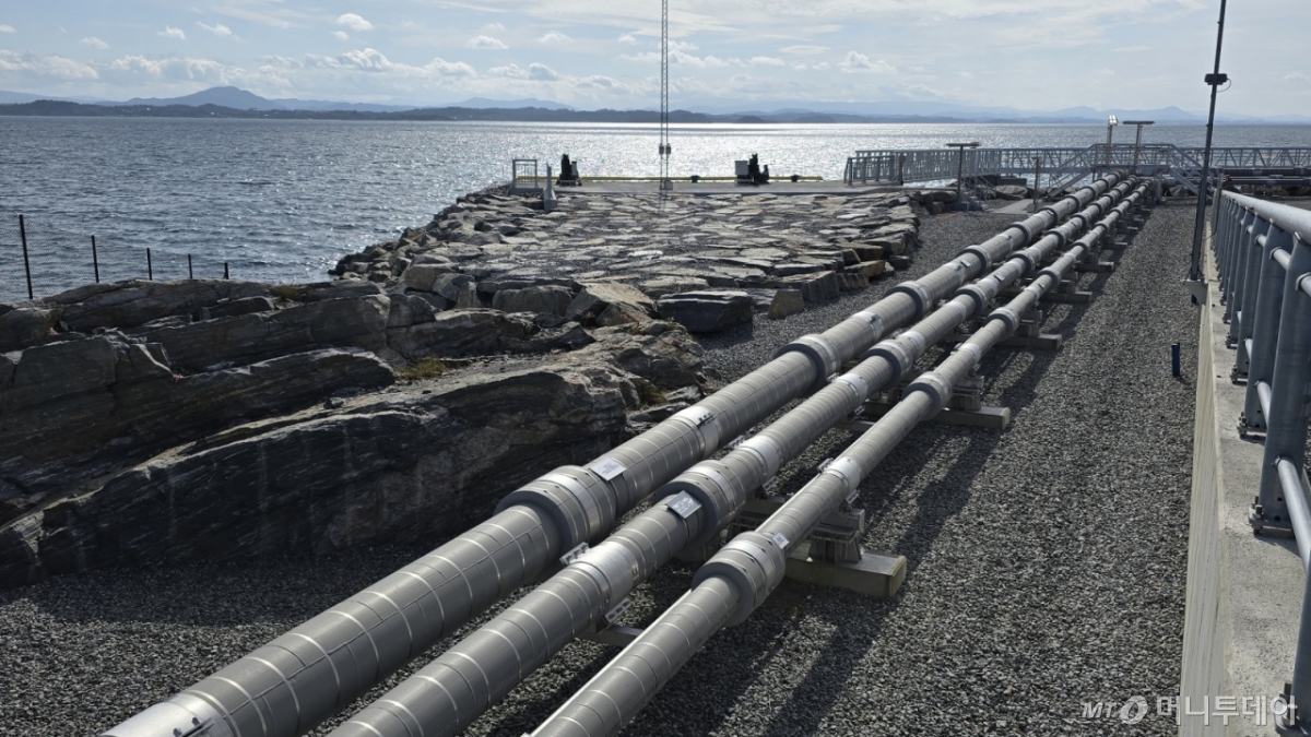  노르웨이 외이가르덴(Oeyargden)의 노던라이츠(Northern Lights) CCS 터미널에 위치한 LCO2(액화이산화탄소) 파이프/외이가르덴(노르웨이)=김도균 기자