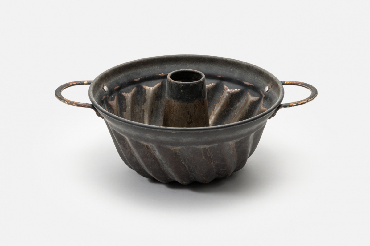 소록도의 간호사 마리안느와 마가렛이 한센병 환자들을 돌볼 때 썼던 치료 및 간병도구.  / 사진 = 국가유산청 제공