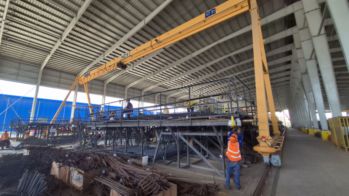 현대건설이 시공중인 필리핀 남부철도 공사현장 세그먼트 작업장/사진=김평화 기자