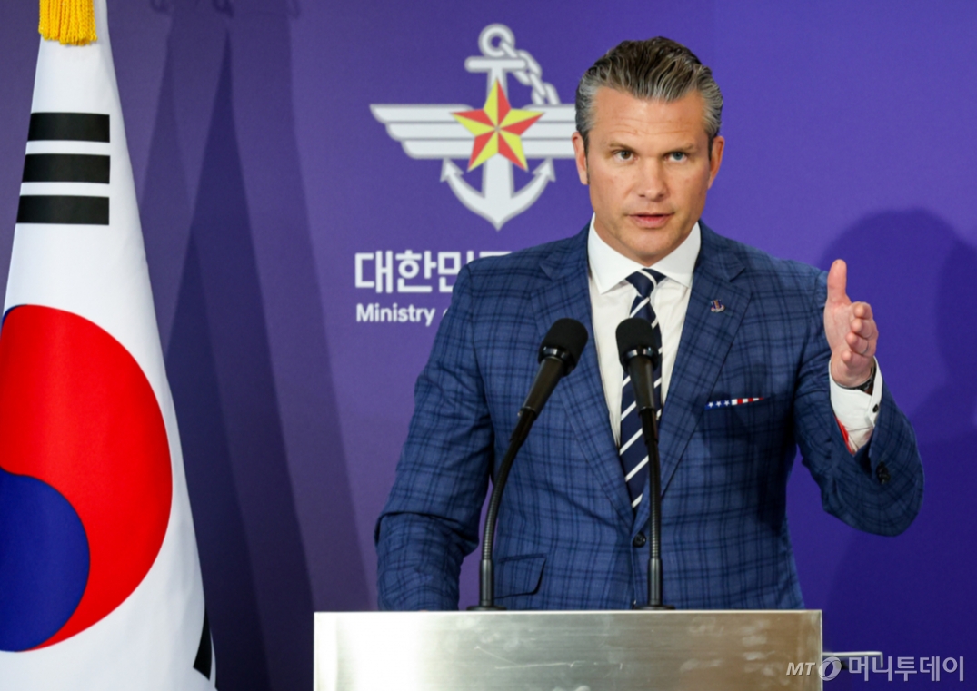 피트 헤그세스 미국 전쟁부(국방부) 장관이 지난 11월4일 오후 서울 용산구 국방부 청사에서 제57차 한미안보협의회의(SCM)를 마치고 가진 공동기자회견에서 취재진의 질문에 답하고 있다. / 사진=뉴스1