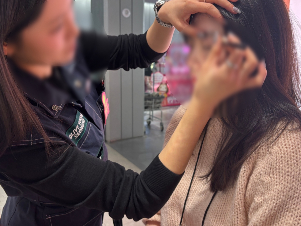 퀵터치업 서비스를 받고있는 모습.  /사진=하수민기자 