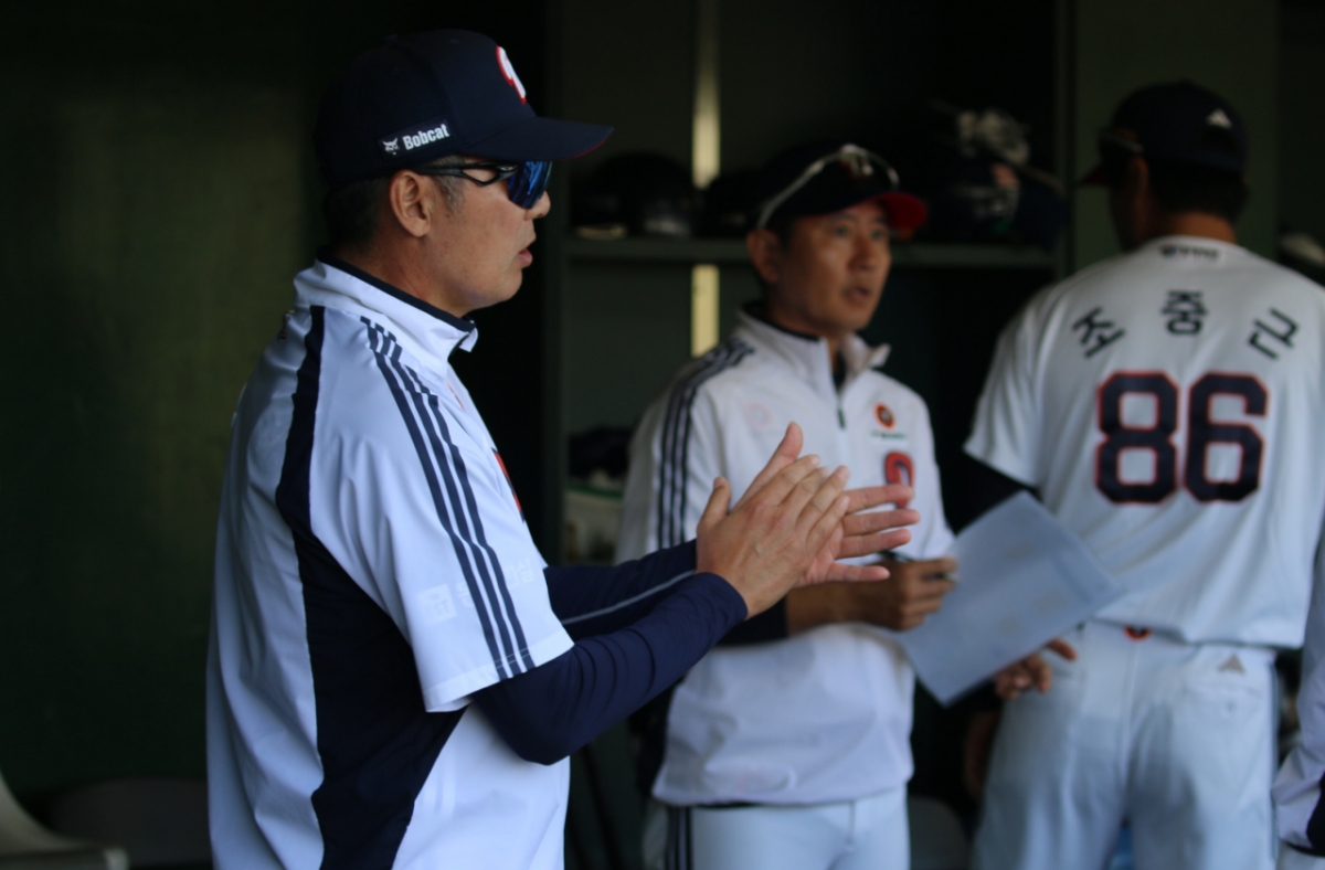 김원형(왼쪽) 두산 베어스 감독. /사진=두산 베어스 제공
