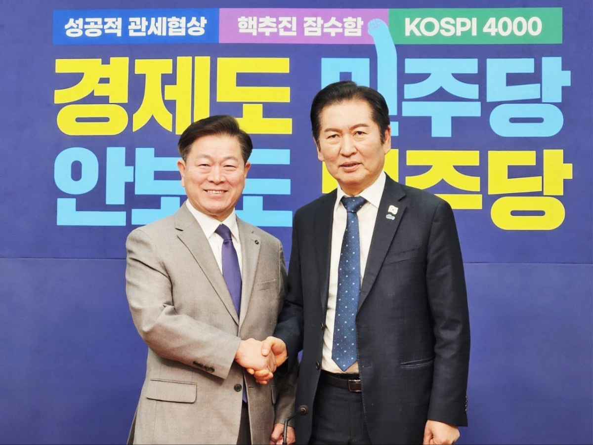 왼쩍부터 박승원 광명시장, 정청래 민주당 대표/사진제공=박승원 시장 페이스북 갈무리