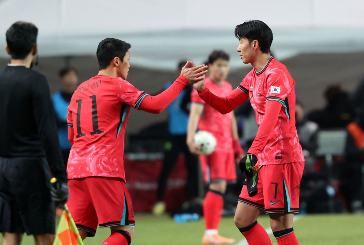 18일 오후 서울 마포구 서울월드컵경기장에서 열린 축구 국가대표팀 평가전 대한민국과 가나의 경기, 손흥민이 황희찬과 교체되고 있다. /사진=뉴시스