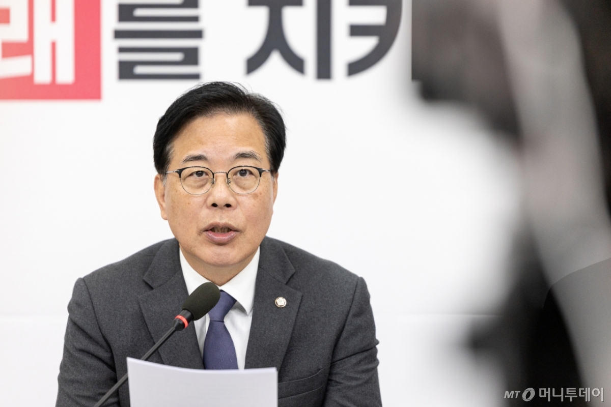 (서울=뉴스1) 이승배 기자 = 송언석 국민의힘 원내대표가 18일 서울 여의도 국회에서 현안 관련 기자간담회를 하고 있다. 2025.11.18/뉴스1 Copyright © 뉴스1. All rights reserved. 무단 전재 및 재배포, AI학습 이용 금지. /사진=(서울=뉴스1) 이승배 기자