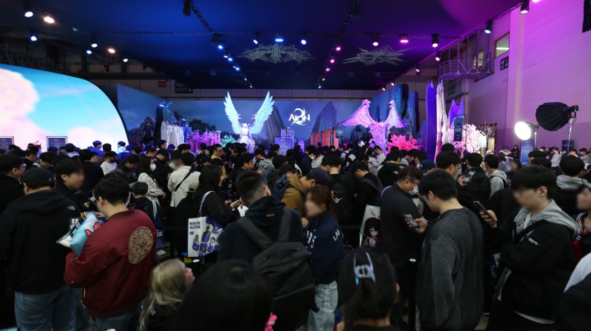 지스타 2025 '아이온2' 시연 부스 대기열. 2025.11.20./사진=엔씨소프트
