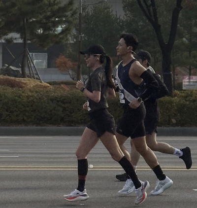 배우 진태현이 23일 아내인 배우 박시은과 함께 마라톤을 완주한 근황을 밝혔다. /사진=진태현 인스타그램 