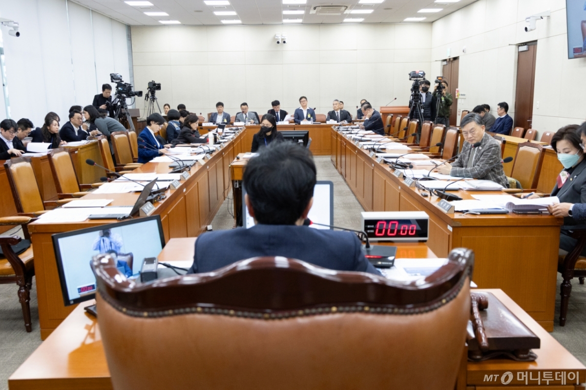 (서울=뉴스1) 이승배 기자 = 17일 서울 여의도 국회에서 제429회국회(정기회) 보건복지위원회 지역의사 관련 법안에 대한 공청회가 진행되고 있다. 2025.11.17/뉴스1  Copyright © 뉴스1. All rights reserved. 무단 전재 및 재배포,  AI학습 이용 금지. /사진=(서울=뉴스1) 이승배 기자