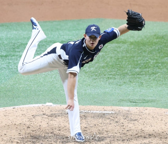 지난 9일 체코와 평가전에 등판한 김영우. /사진=김진경 대기자