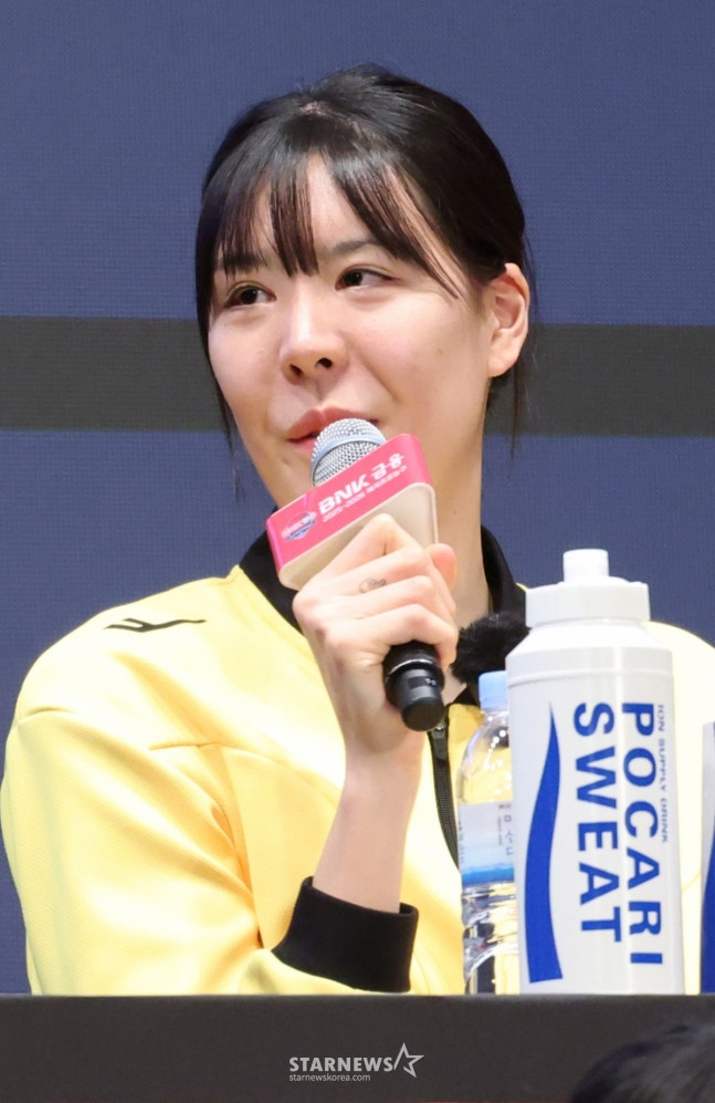 지난 10일 개막 미디어데이에 나선 박지수. /사진=김진경 대기자