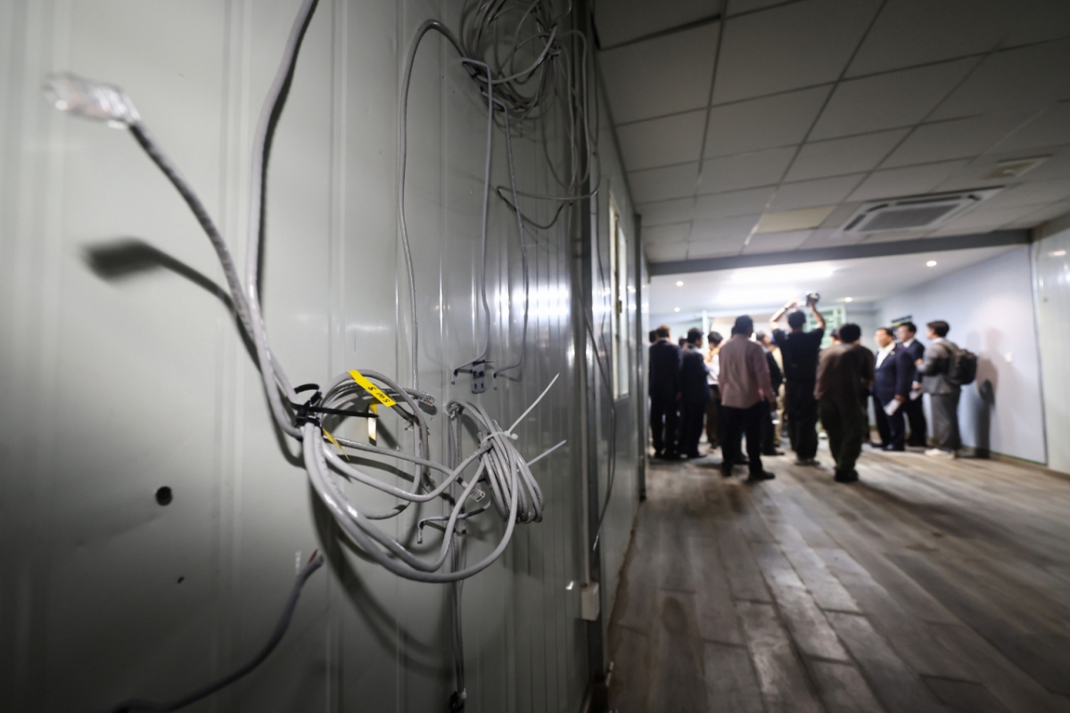 22일(현지시간) 캄보디아 프놈펜 외곽 온라인스캠범죄로 단속된 건물의 모습./사진=뉴스1