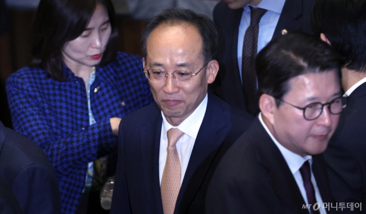 [서울=뉴시스] 김금보 기자 = 추경호 국민의힘 의원이 13일 오후 서울 여의도 국회에서 열린 제429회 국회(정기회) 제12차 본회의에 출석하고 있다. 2025.11.13. kgb@newsis.com /사진=김금보