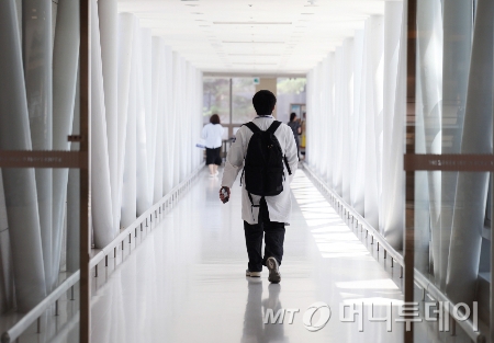 서울 시내 한 대학병원 모습. 사진은 기사와 직접적인 관련이 없음./사진=[서울=뉴시스] 김진아 기자