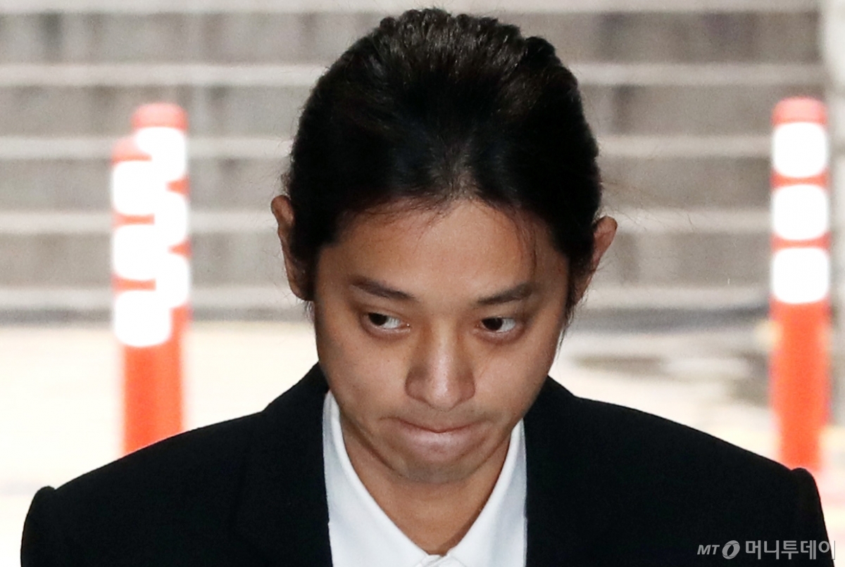 가수 정준영이 2019년 3월 구속 전 피의자 심문(영장실질심사)을 받기 위해 서울중앙지법에 출석한 모습./사진=이기범 기자 