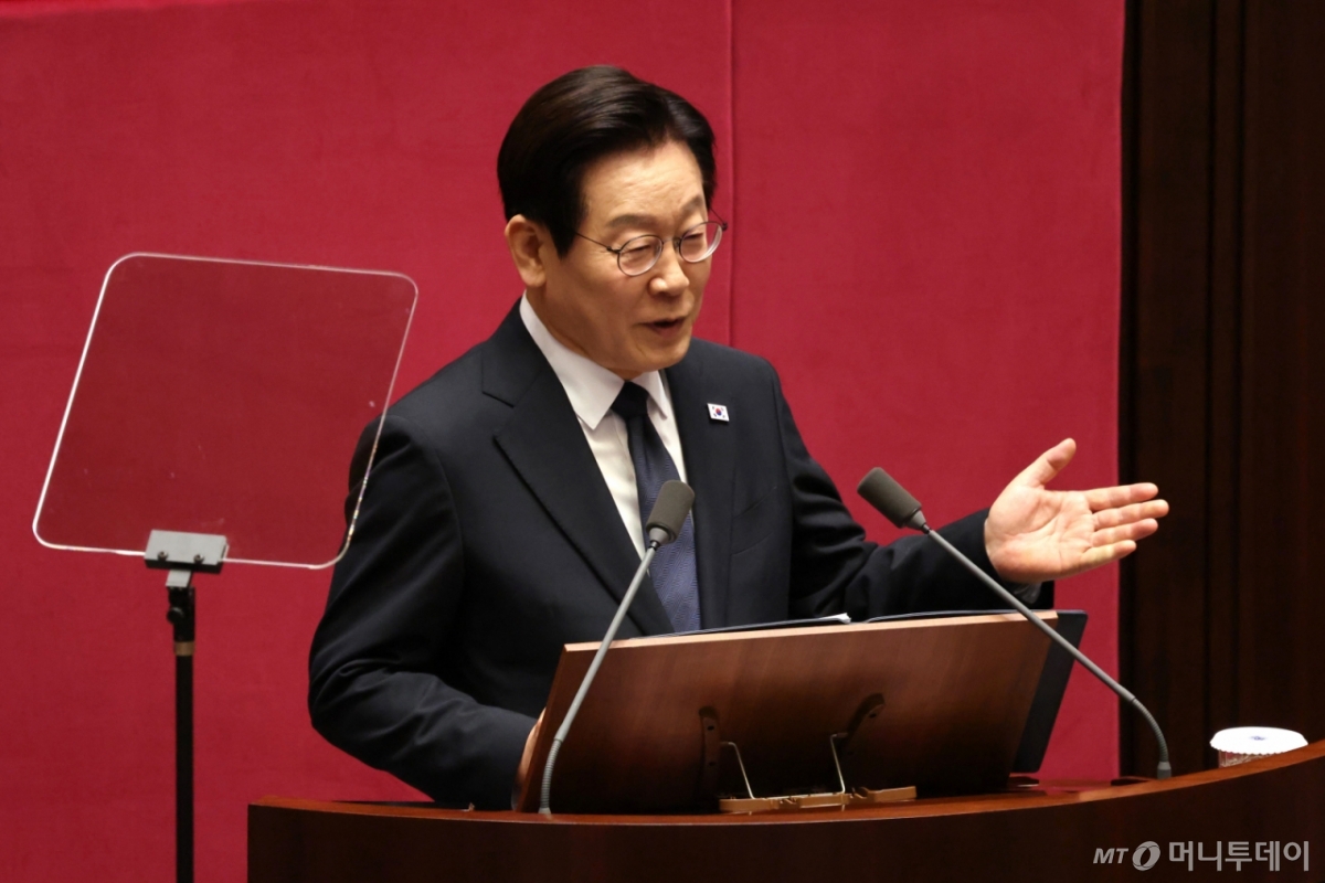 [서울=뉴시스] 국회사진기자단 = 이재명 대통령이 4일 서울 여의도 국회에서 2026년도 예산안에 대한 시정연설을 하고 있다. 2025.11.04. photo@newsis.com /사진=