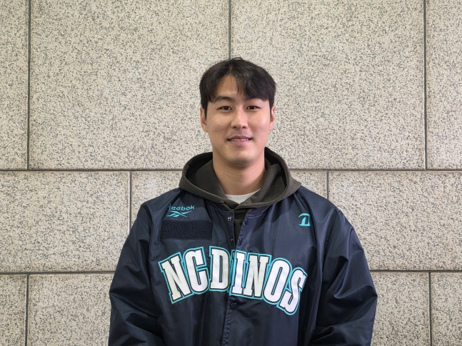 NC 김건형 스카우트가 23일 서울 목동야구장에서 열린 '2025 이마트 노브랜드배 CHAMPIONSHIP'를 앞두고 스타뉴스와 인터뷰에 응했다. /사진=김동윤 기자