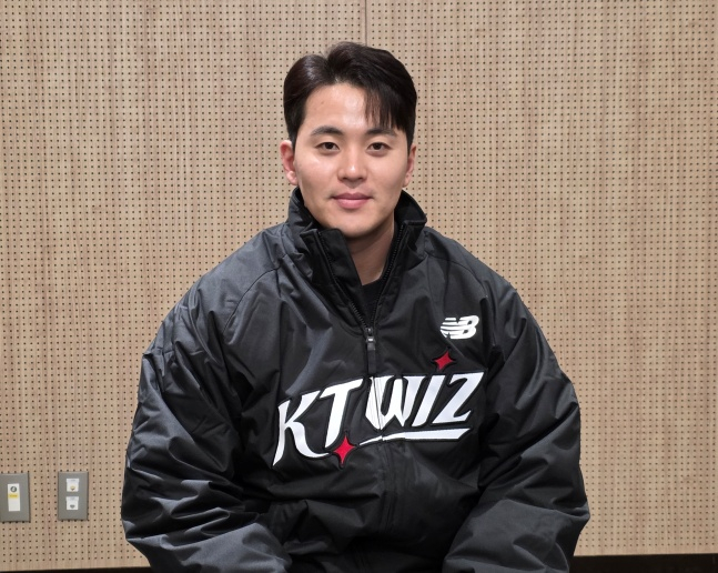 KT 한승택이 29일 수원컨벤션센터에서 열린 '2025 kt wiz 팬 페스티벌'을 앞두고 취재진과 인터뷰를 가졌다. /사진=김동윤 기자