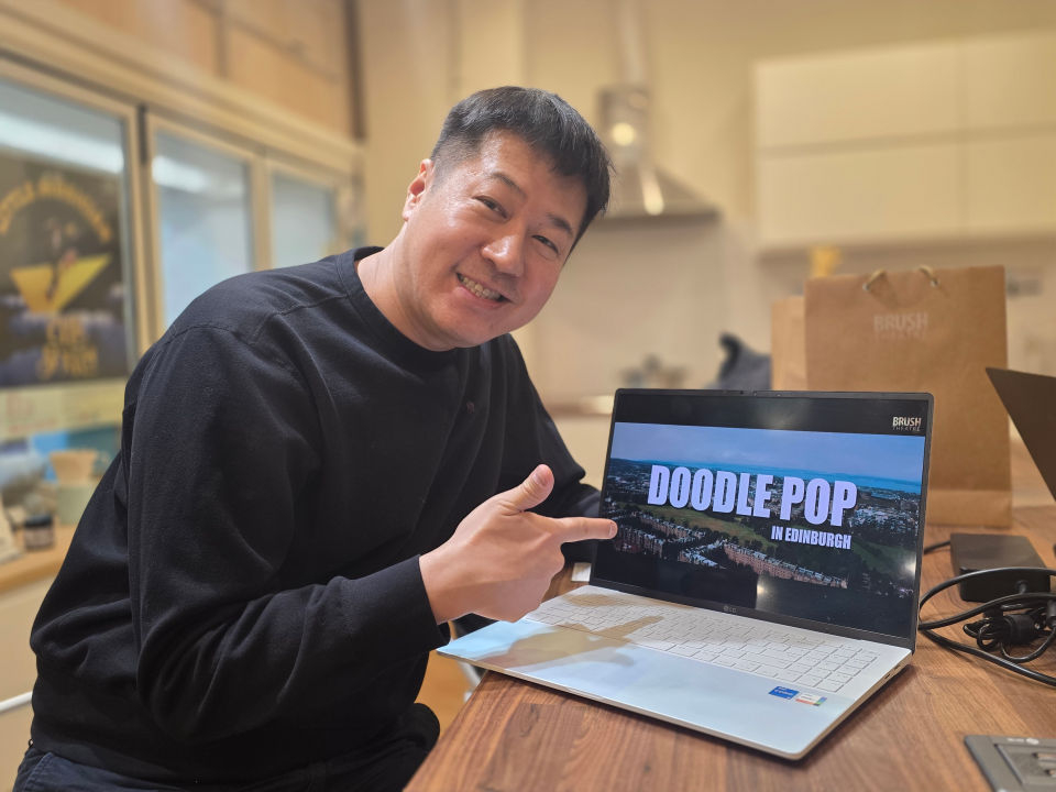 이 대표가 두들팝 해외 공연 성과를 설명하고 있다./사진=이민호기자