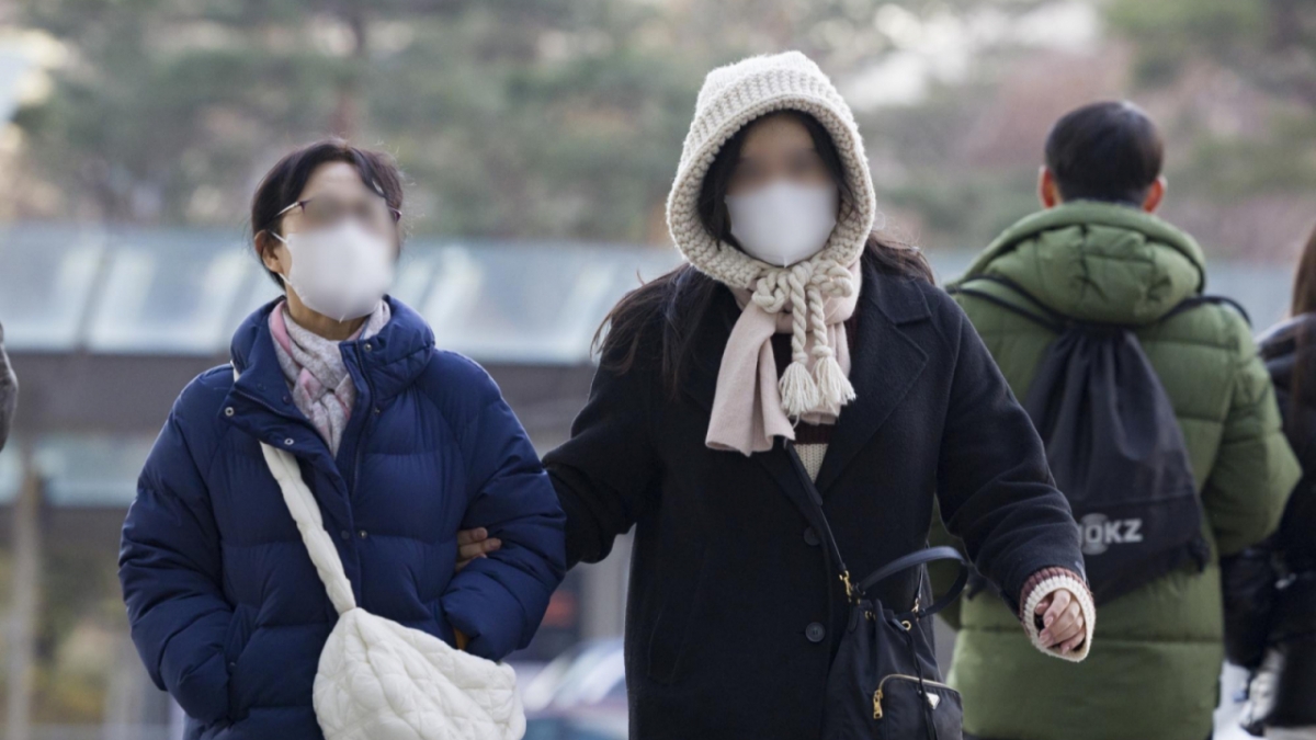 수요일인 3일 북쪽에서 내려오는 찬 공기의 영향으로 전국 곳곳에 강한 추위가 찾아오겠다. 남부 지역에는 최대 10㎝ 눈이 내리는 곳도 있겠다. /사진=뉴시스