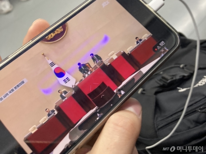 A씨는 계엄 당일 현장에 갔다가 귀가하면서 계엄이 해제되는 상황을 실시간으로 지켜봤다. /사진제공=A씨.