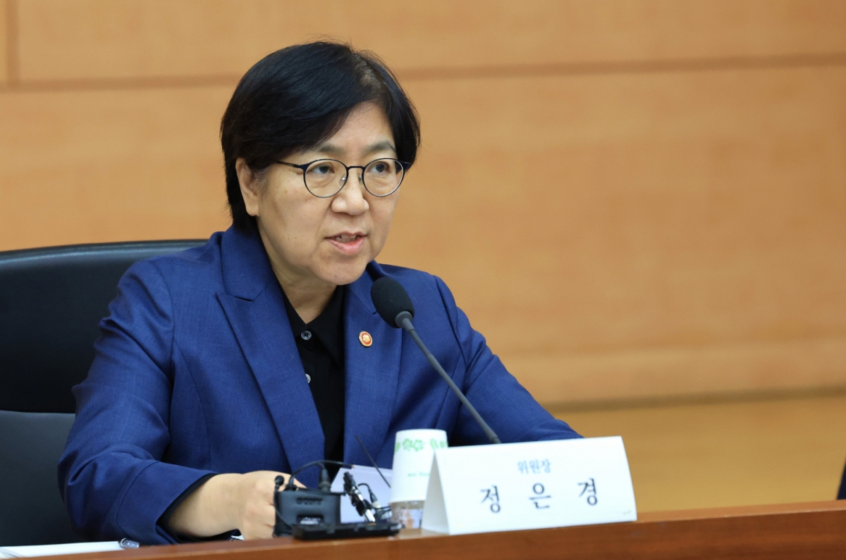 정은경 보건복지부 장관이 지난달 24일 서울 종로구 정부서울청사 별관 국제회의실에서 열린 제6차 국민연금기금운용위원회 회의에서 발언하는 모습. /사진=뉴스1