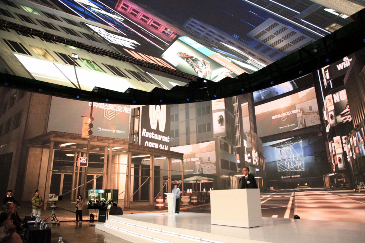 대전 스튜디오큐브에 조성된 국내 최대 규모이자 최고 사양의 버추얼스튜디오 모습. / 사진 = 한국콘텐츠진흥원 제공