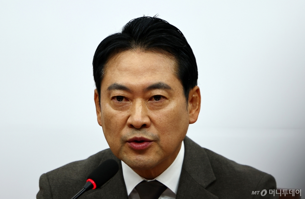 국회에서 국가보안법 폐지 논쟁 관련 발언을 하는 여야 지도부