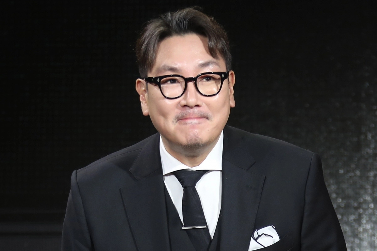 배우 조진웅이 지난해 10월 1일 부산 중구 비프광장 야외무대에서 열린 ‘제29회 부산국제영화제’ 전야제에 참석해 인사를 하고 있다. /사진=뉴스1