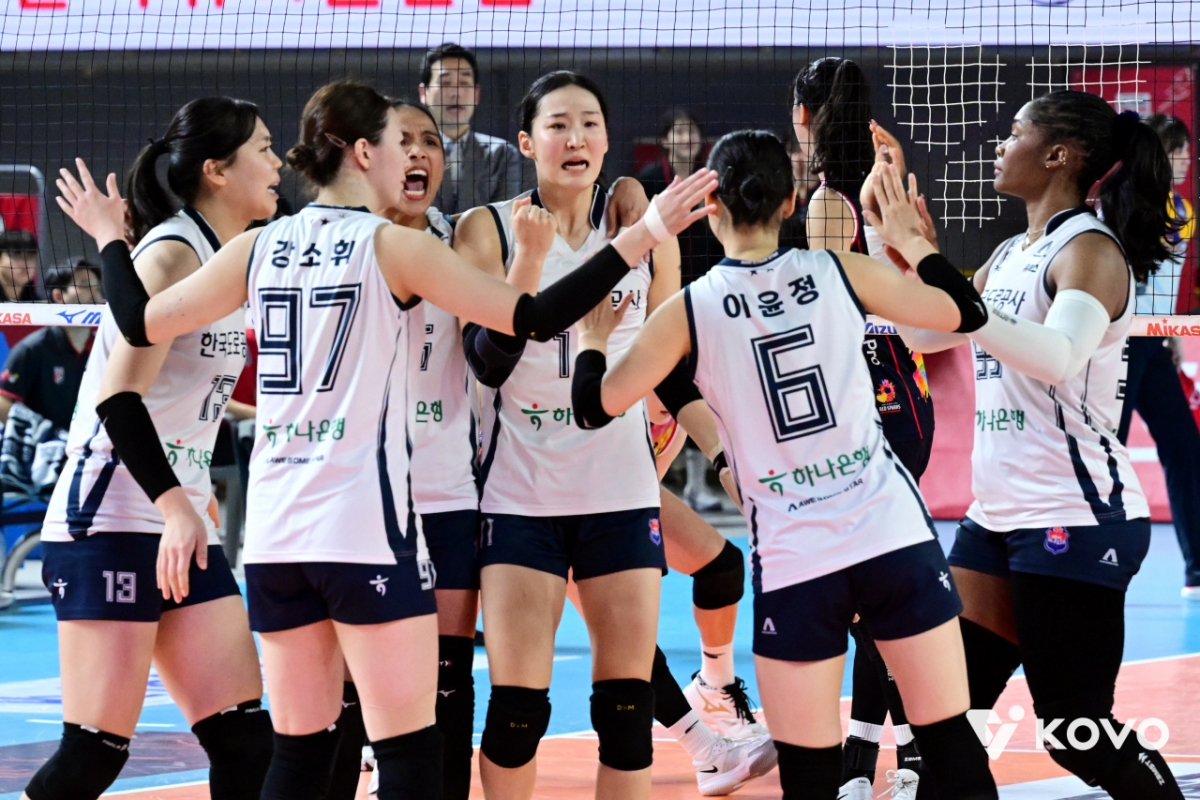 7일 정관장전 득점 이후 기뻐하고 있는 한국도로공사 선수들. /사진=한국배구연맹 제공