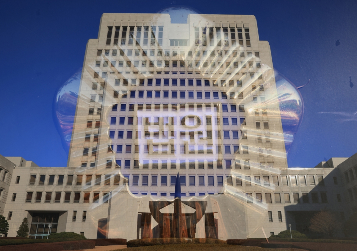 전국 법관 대표들이 모이는 전국법관대표회의는 8일 오전 경기 고양시 일산 사법연수원에서 정기회의를 연다. 이날 회의에서는 내란전담 재판부 설치와 법왜곡죄 도입 등 여당이 추진하는 사법개혁안에 대해 공식 입장을 표명할 지 등에 대한 논의가 이뤄진다. 사진은 이날 오전 서울 서초구?대법원의 모습/사진=뉴스1