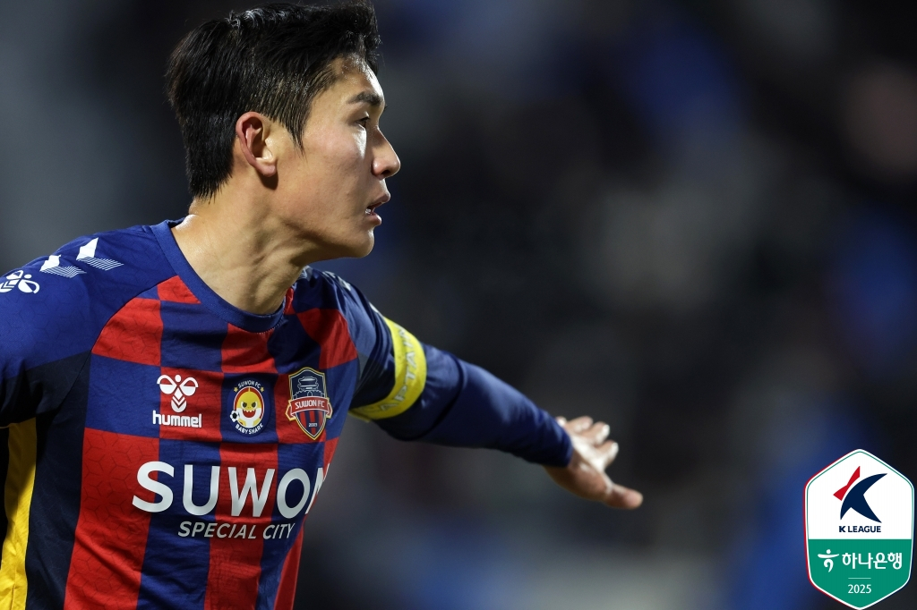 수원FC 베테랑 수비수 이용. /사진=한국프로축구연맹 제공