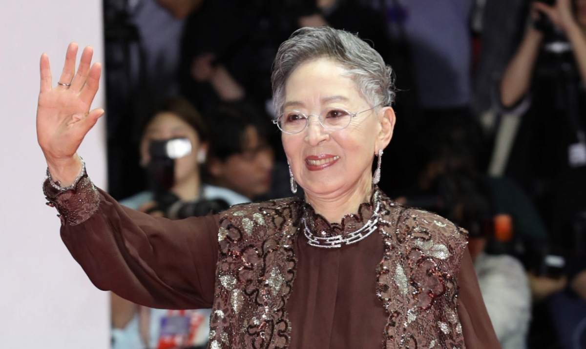 원로 영화배우 김지미(본명 김명자)씨가 미국 LA에서 항년 85세를 일기로 별세했다. 사진은 2019년 10월 제24회 부산국제영화제 개막식에서 인사하는 배우 김지미. /사진=뉴스1