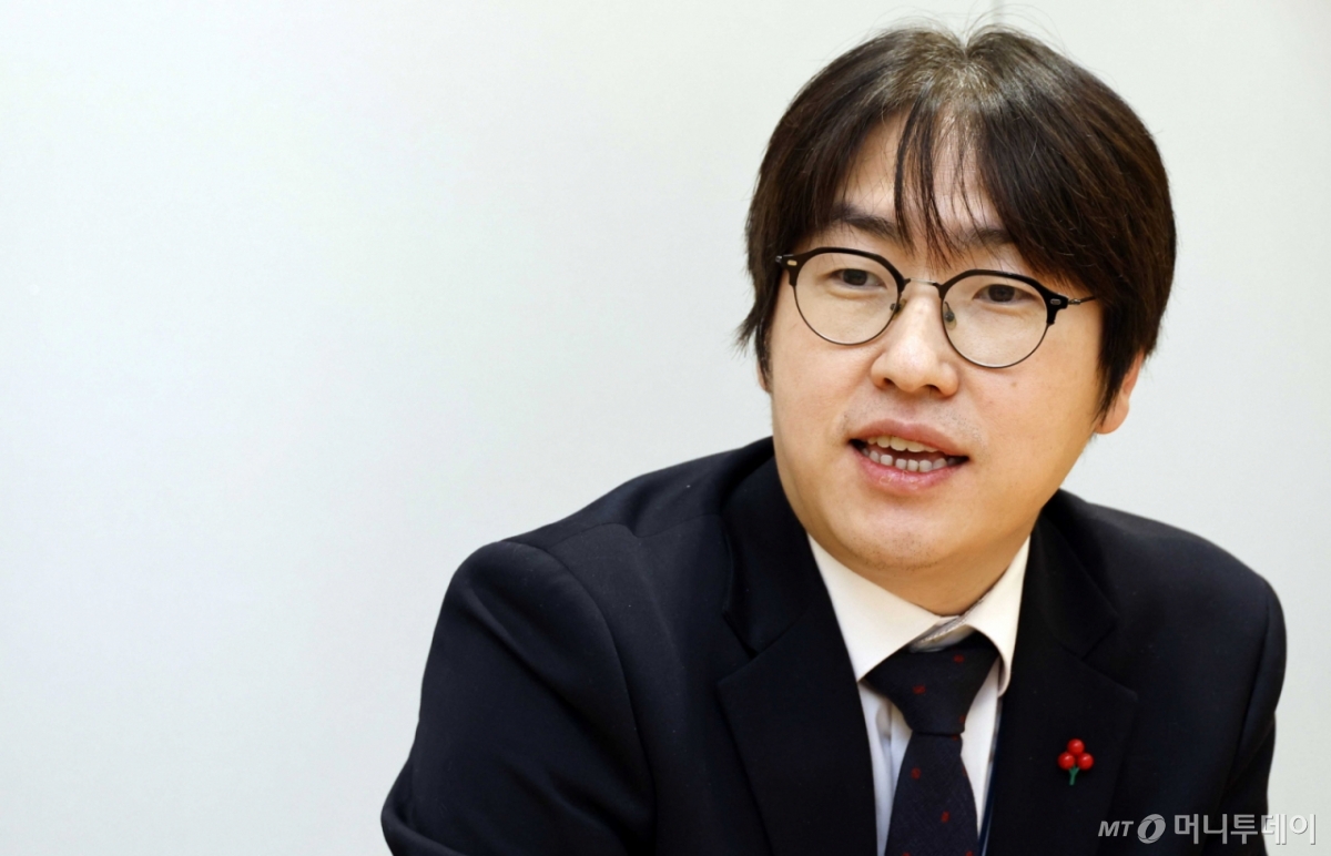 하정우 대통령비서실 AI미래기획수석이 서울 용산 대통령실에서 열린 경제지 간담회에서 발언하고 있다./사진=대통령실사진기자단