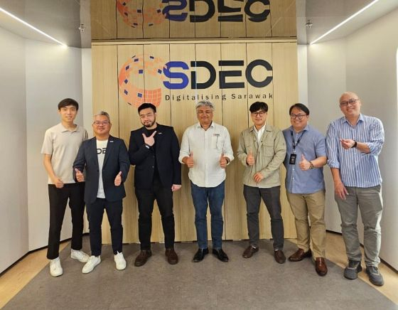 말레이시아 PoC 위해 SDEC에 방문한 모습/사진=로봇웨어AI 