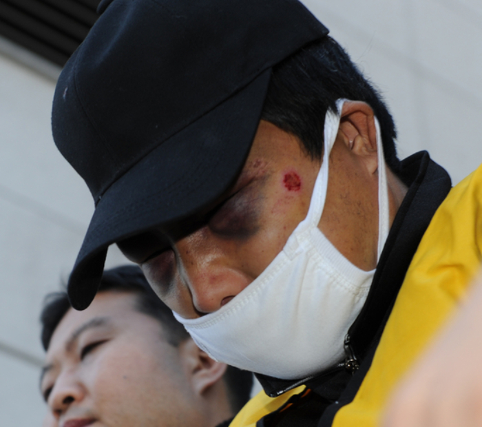 불법조업 단속에 나선 우리 해경 故 이청호 경사를 흉기로 찔러 숨지게 하고 공무집행을 방해한 중국인 선장 청다웨이. /사진=뉴1
