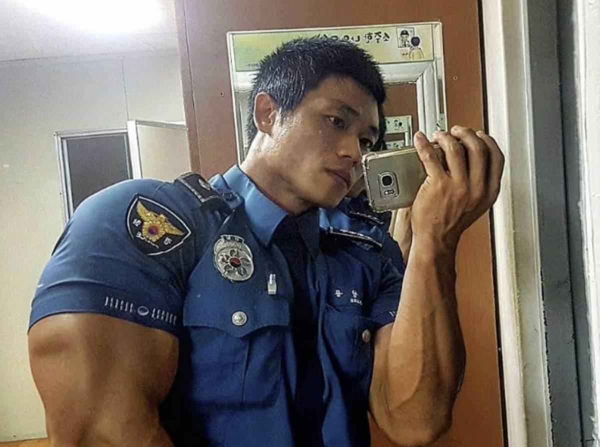 기부 달력 제작을 시작한 박성용 경위/사진=SNS