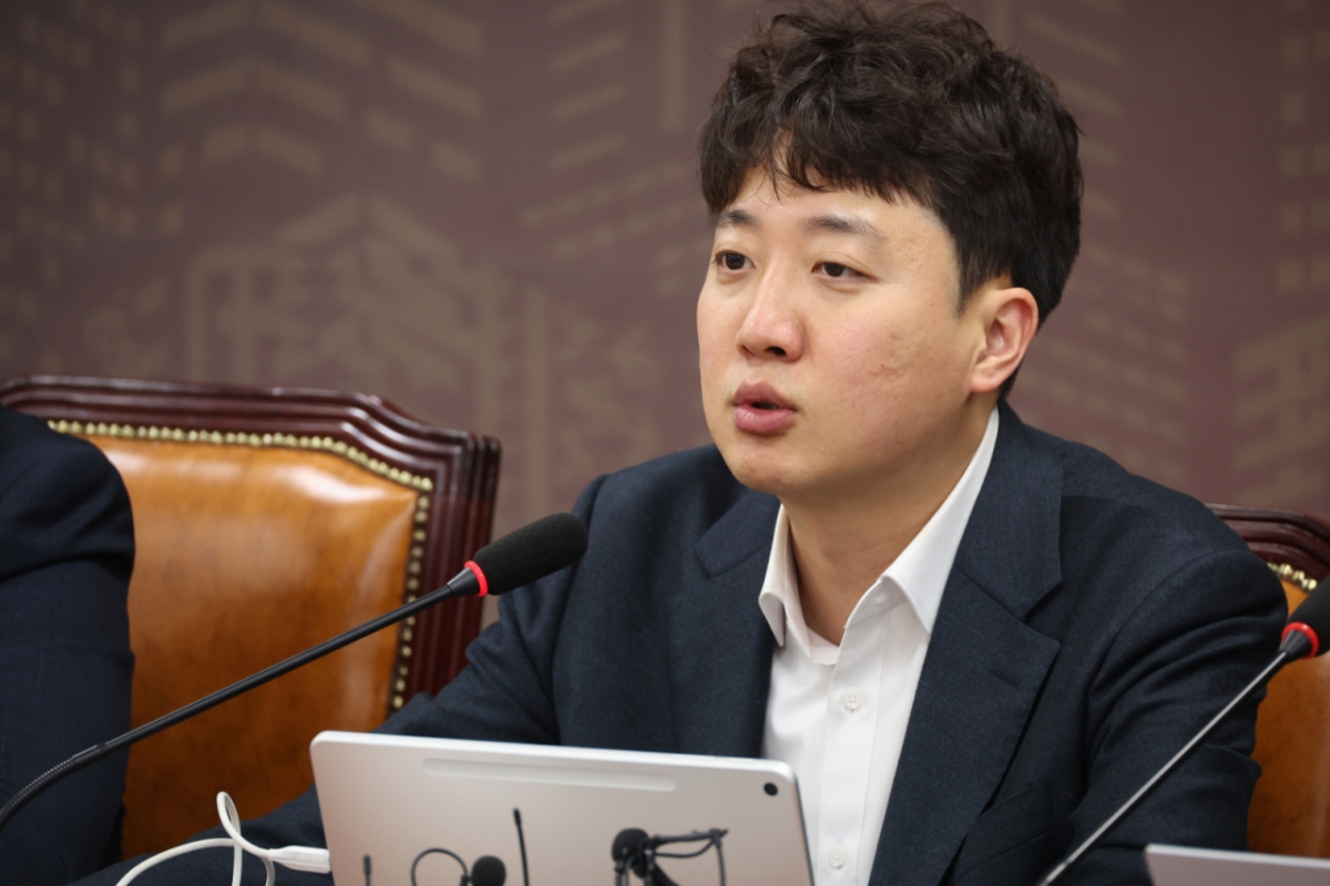 이준석 개혁신당 대표가 지난 11월27일 오전 서울 여의도 국회에서 열린 최고위원회의에서 발언을 하고 있다. /사진=뉴시스