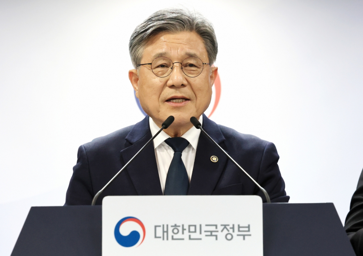 허민 국가유산청장이 지난 10일 서울 종로구 정부서울청사에서 제48차 유네스코 세계유산위원회 준비상황을 브리핑하고 있다. / 사진 = 뉴스1 