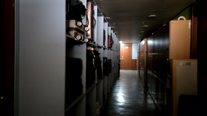 서울 구로구 중국동포교회는 외국인 노숙인 40여명을 대상으로 숙식을 제공한다. 사진은 노숙인들의 짐이 놓여 있는 모습. /사진=김서현 기자.