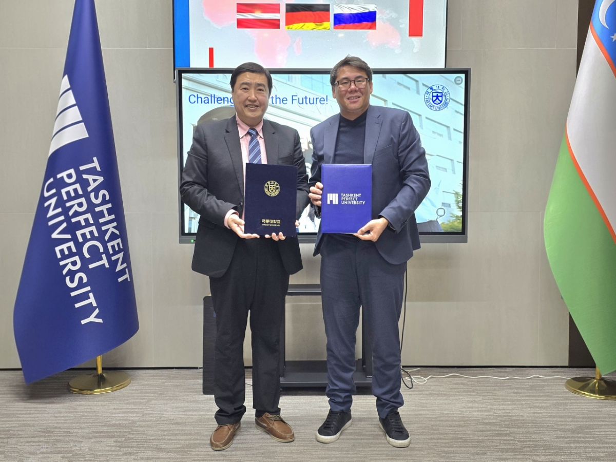 류기일 극동대 총장(왼쪽)과 다우렌베크 I. 일레살리예프 퍼펙트대 총장./사진제공=극동대