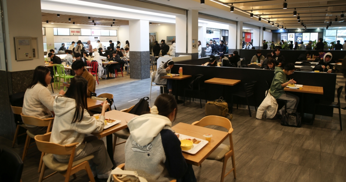 대구가톨릭대 학생들이 '천원의 아침밥'을 통해 식사하고 있다./사진제공=대구가톨릭대