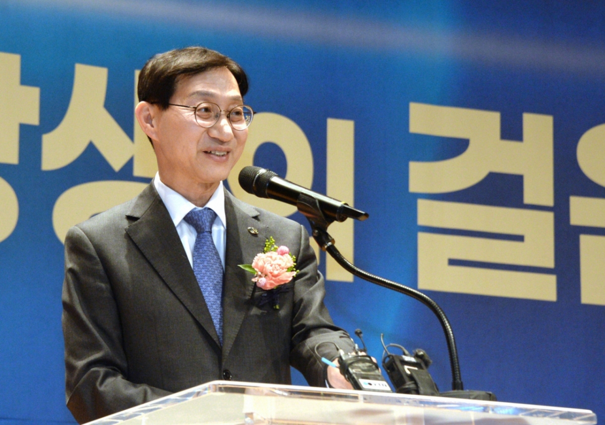 (전주=뉴스1) 유경석 기자 = 김성주 제19대 국민연금공단 신임 이사장이 17일 전북 전주시 국민연금공단에서 열린 취임식에서 취임사를 하고 있다. 2025.12.17/뉴스1  Copyright © 뉴스1. All rights reserved. 무단 전재 및 재배포,  AI학습 이용 금지. /사진=(전주=뉴스1) 유경석 기자