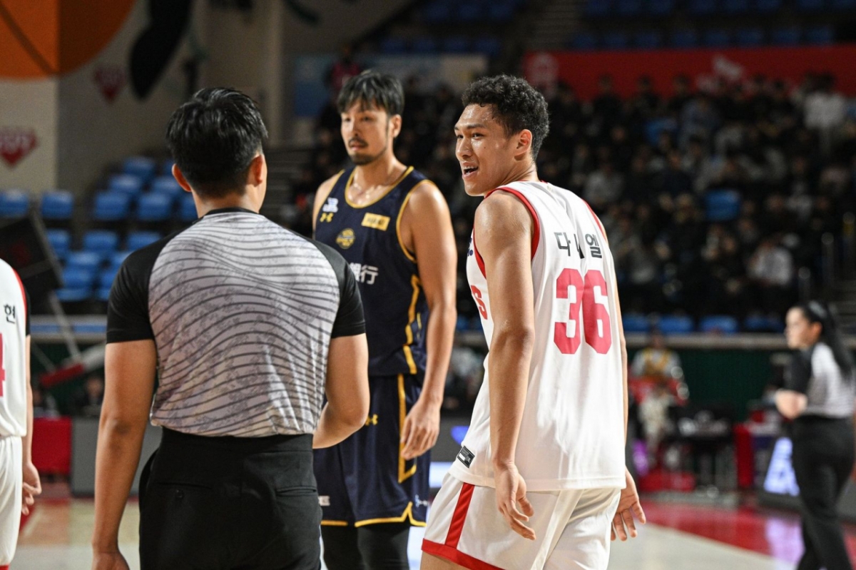 17일 서울 잠실학생체육관에서 열린 일본 우쓰노미야 브렉스와의 2025~2026 동아시아슈퍼리그(EASL) 조별리그 A조 3차전 홈경기에 출전해 EASL 역대 최연소 데뷔 기록을 세운 서울 SK 에디 다니엘. /사진=EASL 제공