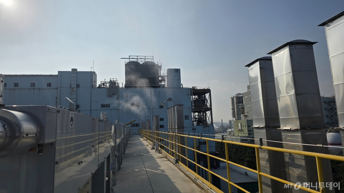 17일 오전 울산 남구 울산미포 국가산업단지. 롯데SK에너루트 수소연료전지 발전소 앞./울산=김도균 기자