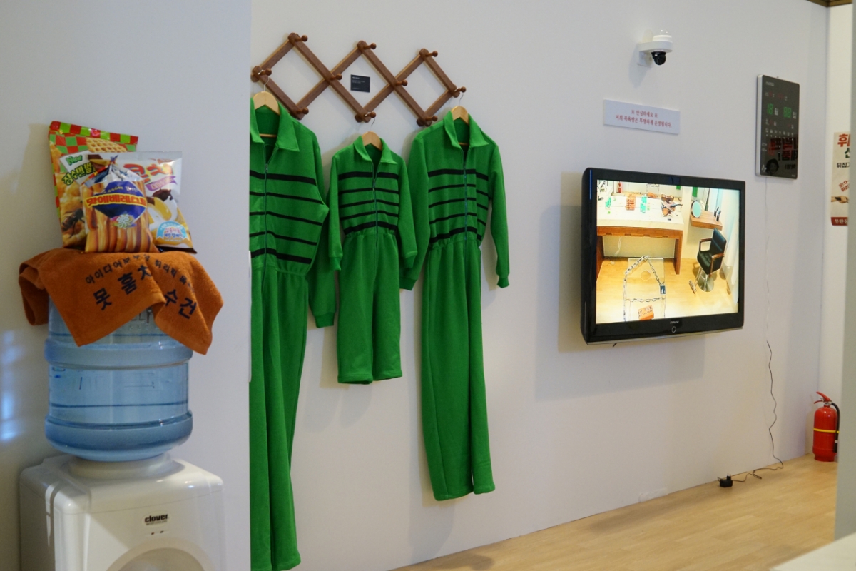 인기 인플루언서 '아이디어보부상'이 오는 1월 11일까지 동대문디자인플라자(DDP)에서 열리는 '울트라백화점'에 꾸민 전시관. 