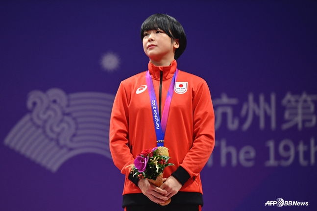 2023년 10월 열린 항저우 아시안게임에서 금메달을 목에 건 후지나미. /AFPBBNews=뉴스1